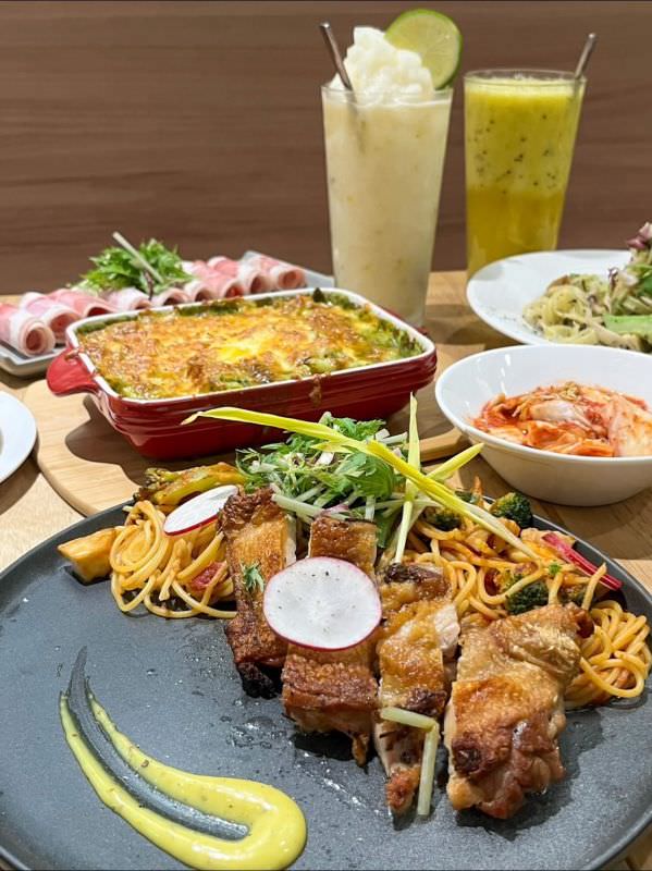 森林小徑健行店享受美食